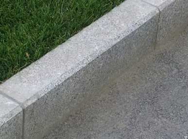 Монтаж гранитного бордюра