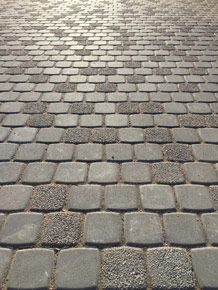 Мощение тротуарной плиткой цены